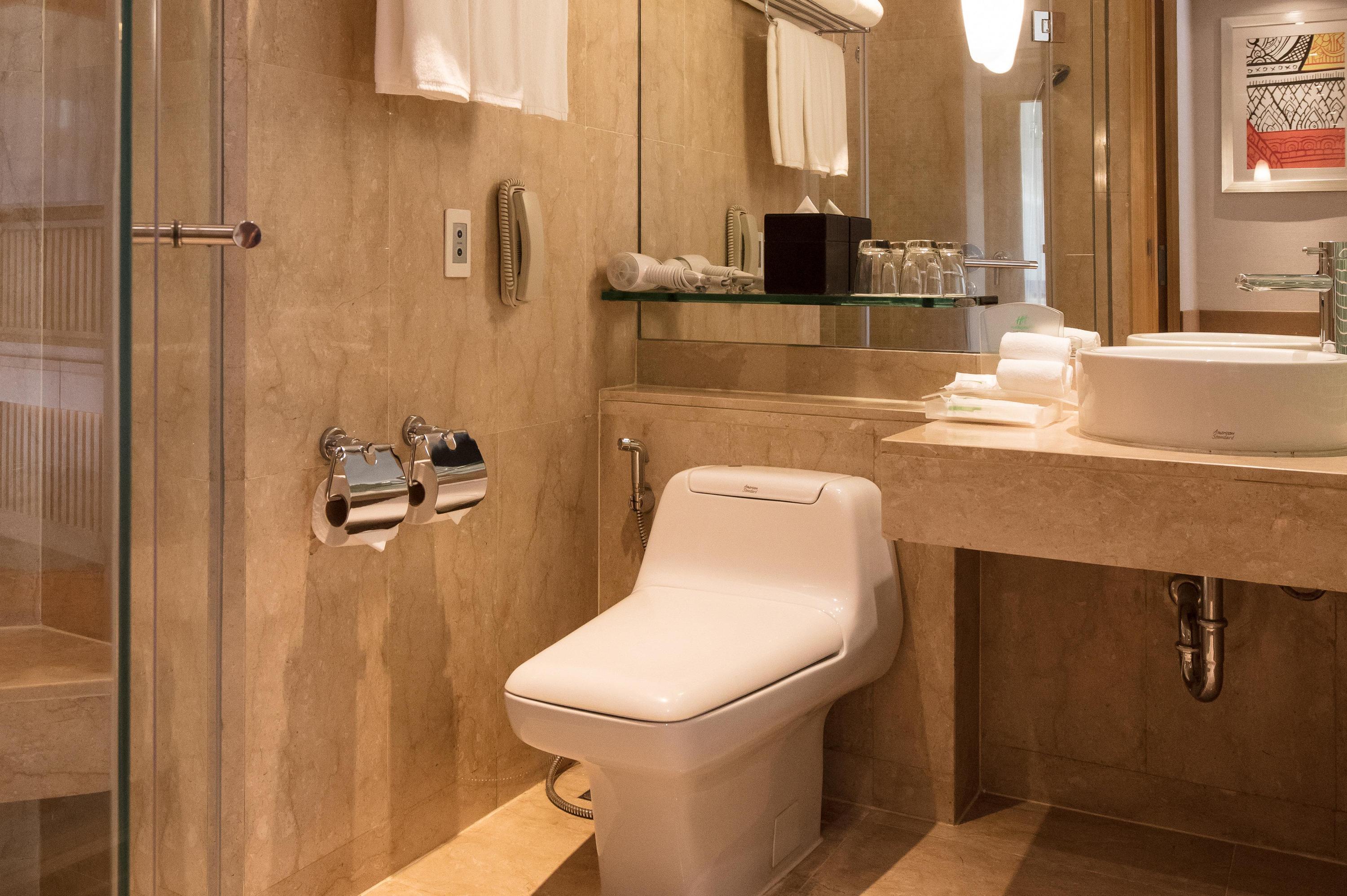 sembo-35285-b88f94-140302 Holiday Inn Bangkok