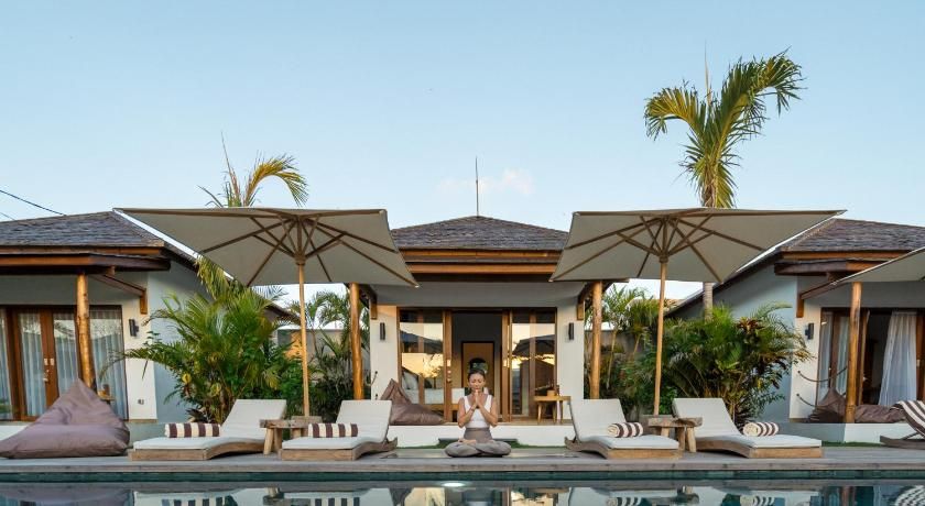 Ehoa Bali Nyanyi Boutique Hotel - In Front Of Entrance To Nuanu