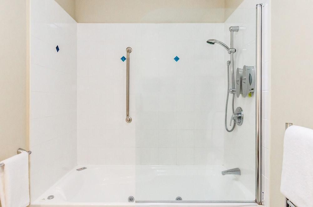 expediav2-465254-d1aab0-090217 Raumati Sands Resort