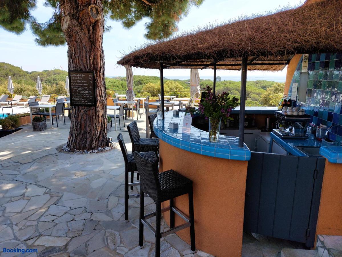 booking-2146285-357073903-160971 Hotel les Bouis
