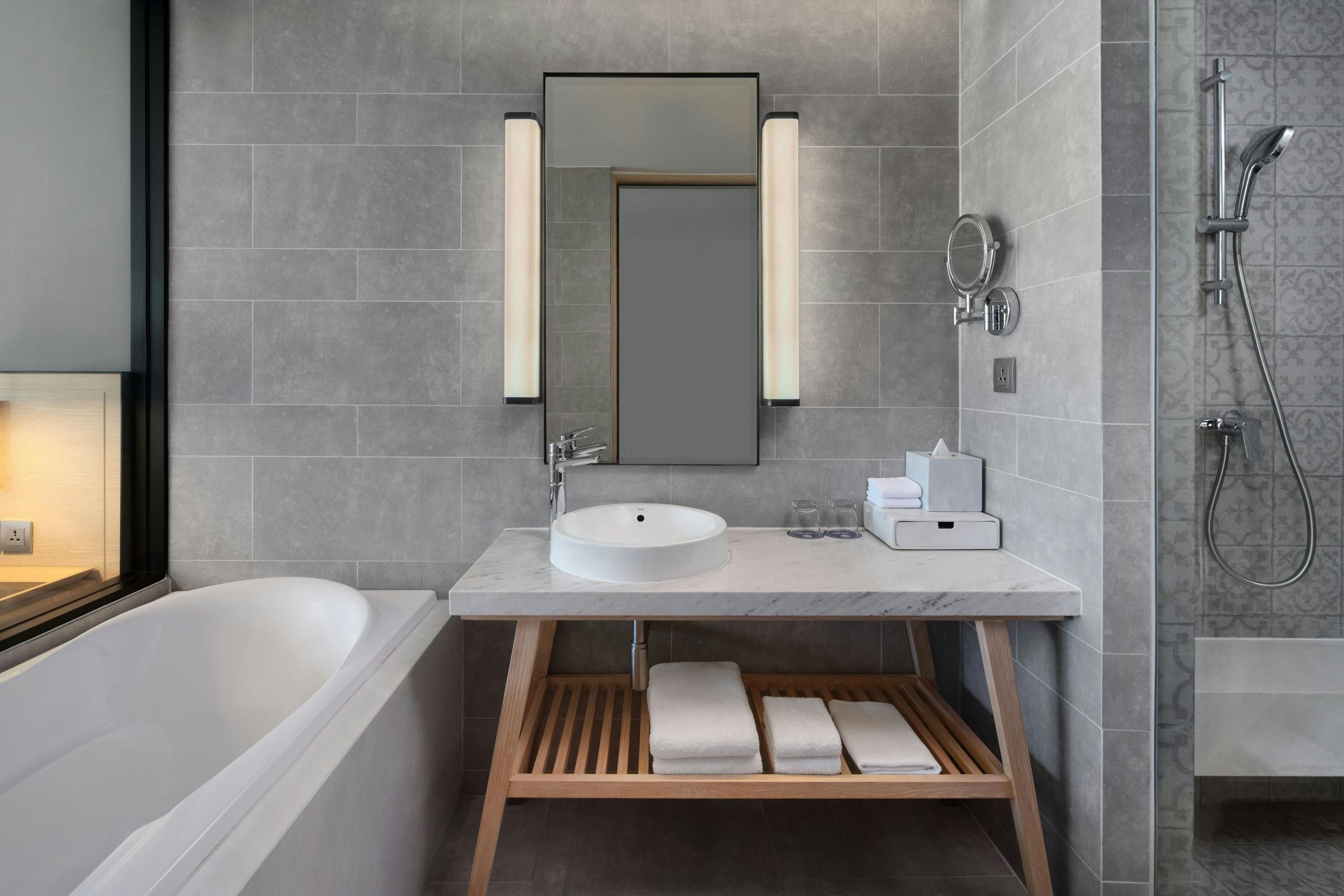 Four Points by Sheraton Phuket Patong Beach Resort