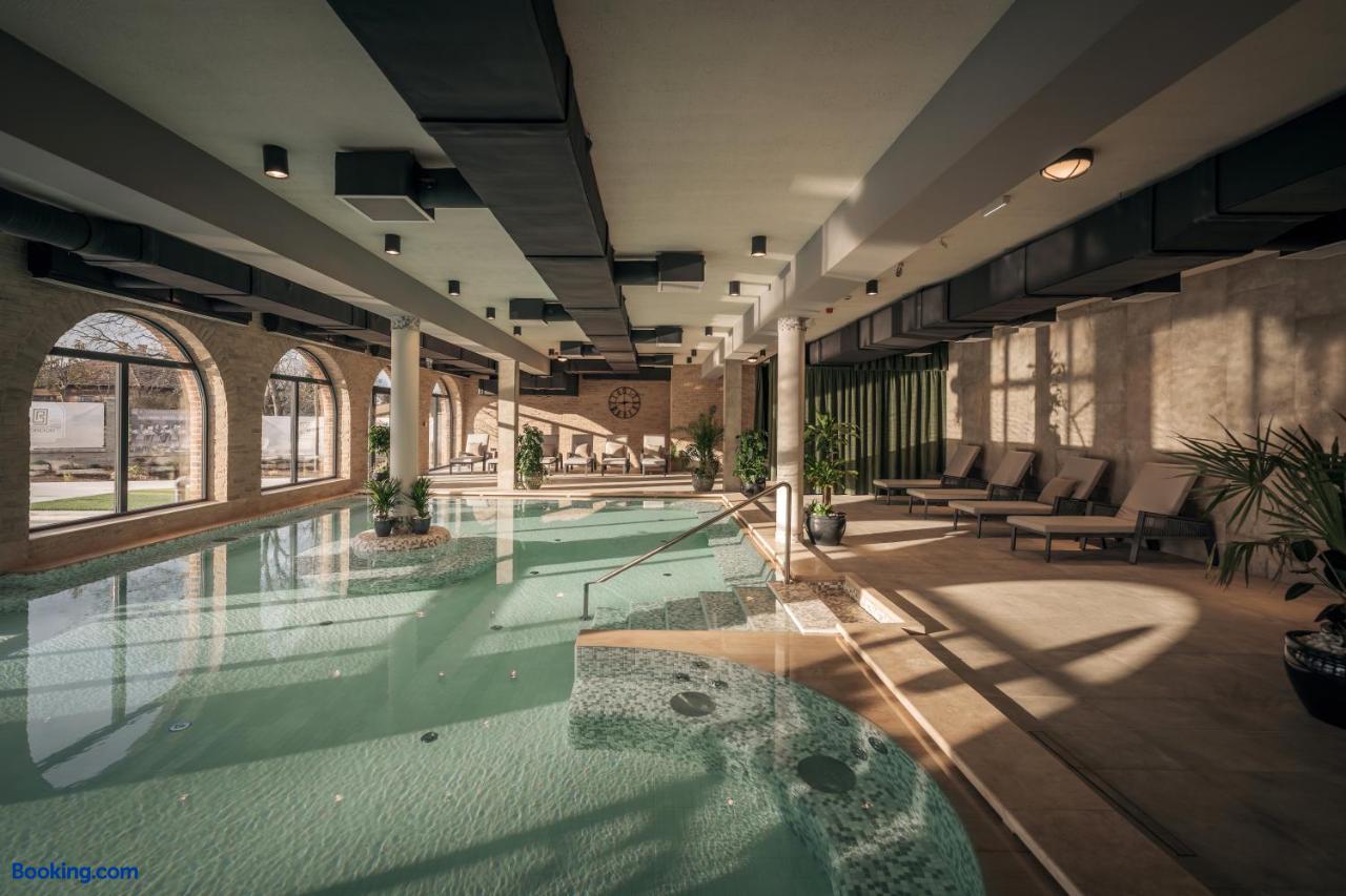 booking-1071097629-615968781-694204 Bordur Wellness Hotel és Szonyegmúzeum