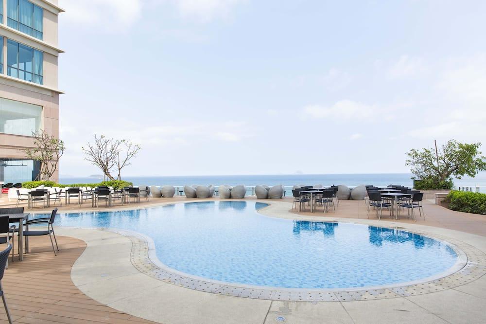 Diamond Bay Hotel