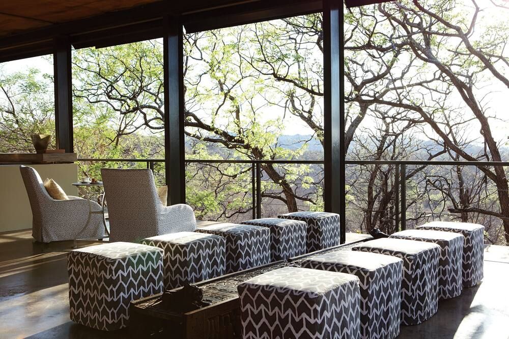 The Outpost & Pel's Post