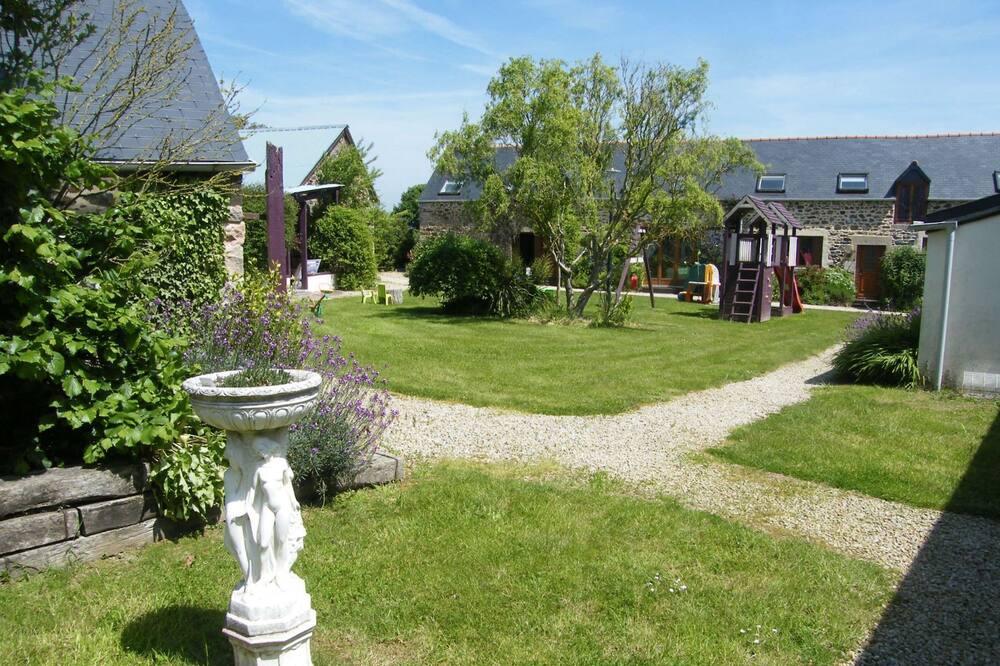A 2 bedroom cottage that sleeps 4 guests in 2 bedrooms with covered pool Bretagne - Pléneuf-Val-André visuel 3/5 A 2 bedroom cottage that sleeps 4 guests in 2 bedrooms with covered pool Bretagne - Pléneuf-Val-André visuel 3/5