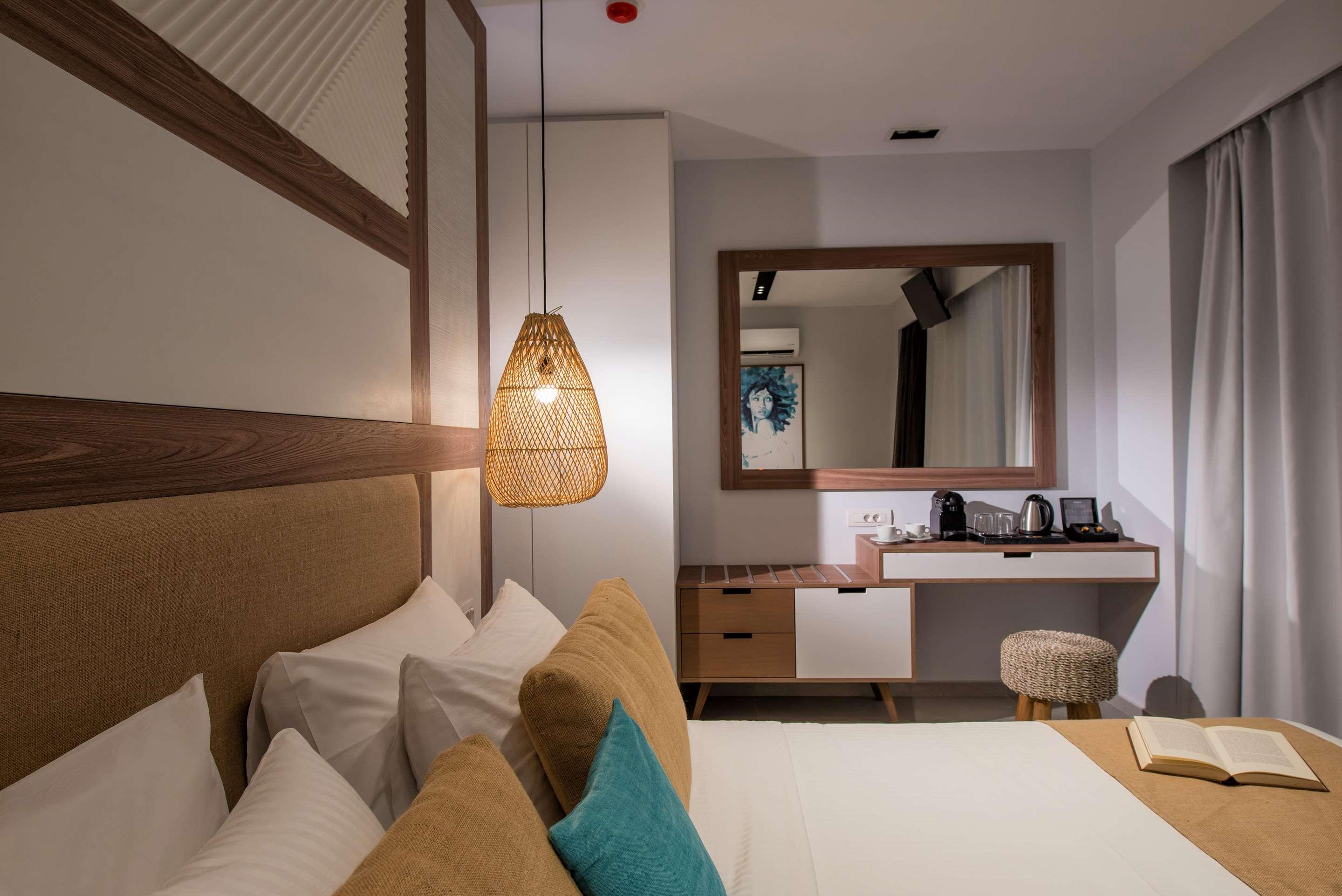 ice-4288209-51aa2d-612481 Paralos Lifestyle Beach
