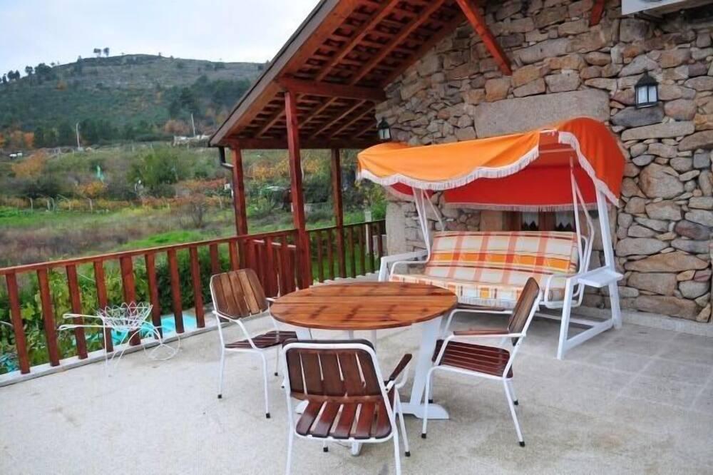 Rural house (full rent), 3 Bedrooms, 4 WC, 6 adults + 2 children Noorden - Armamar visuel 3/5 Rural house (full rent), 3 Bedrooms, 4 WC, 6 adults + 2 children Noorden - Armamar visuel 3/5