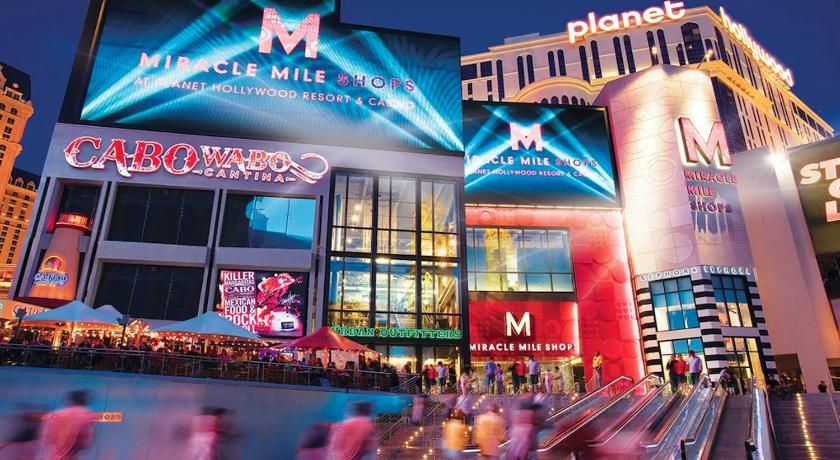 Planet Hollywood Resort & Casino by Suiteness