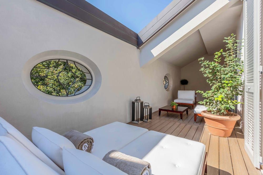 Portrait Milano - Lungarno Collection