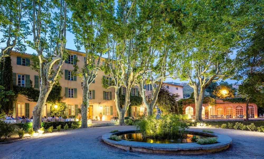 La Magdeleine Mathias Dandine - Provence-Alpes-Côte d'Azur - Tweeling visuel 1/5 La Magdeleine Mathias Dandine - Provence-Alpes-Côte d'Azur - Tweeling visuel 1/5