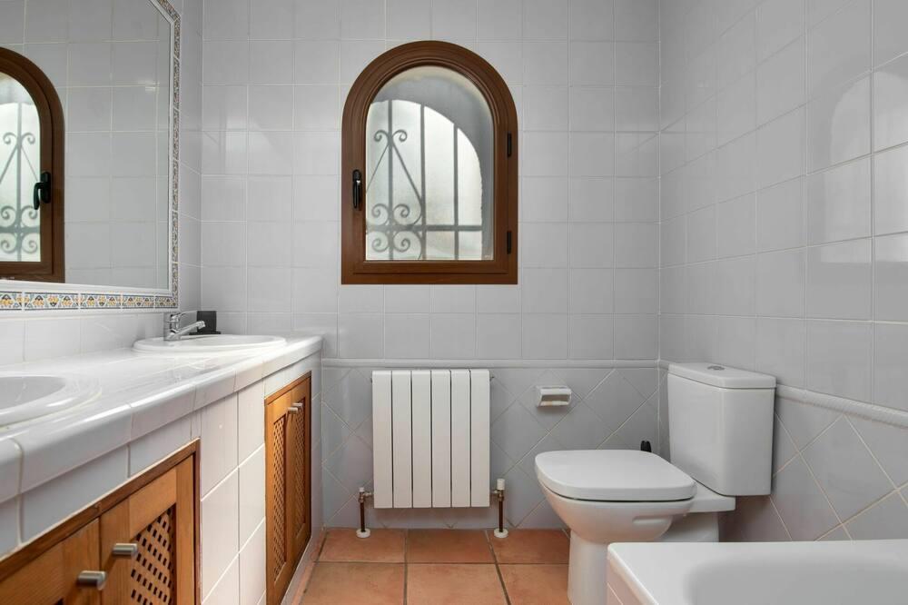 Stunning private villa with WIFI, private pool, A/C, TV, patio, panoramic view and parking Kust van Valencia - Javea visuel 2/5