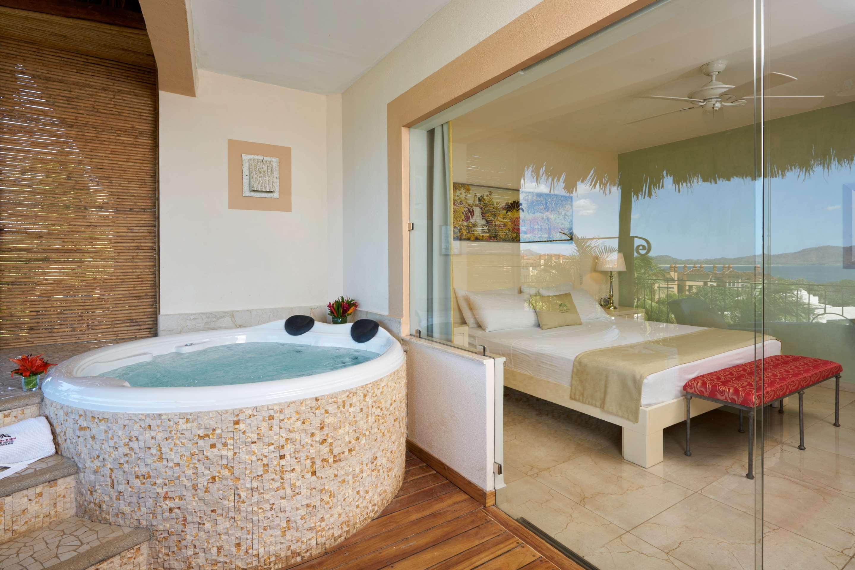 ice-140101-71098359_3XL-848578 Jardin del Eden Boutique Hotel – Adults Only