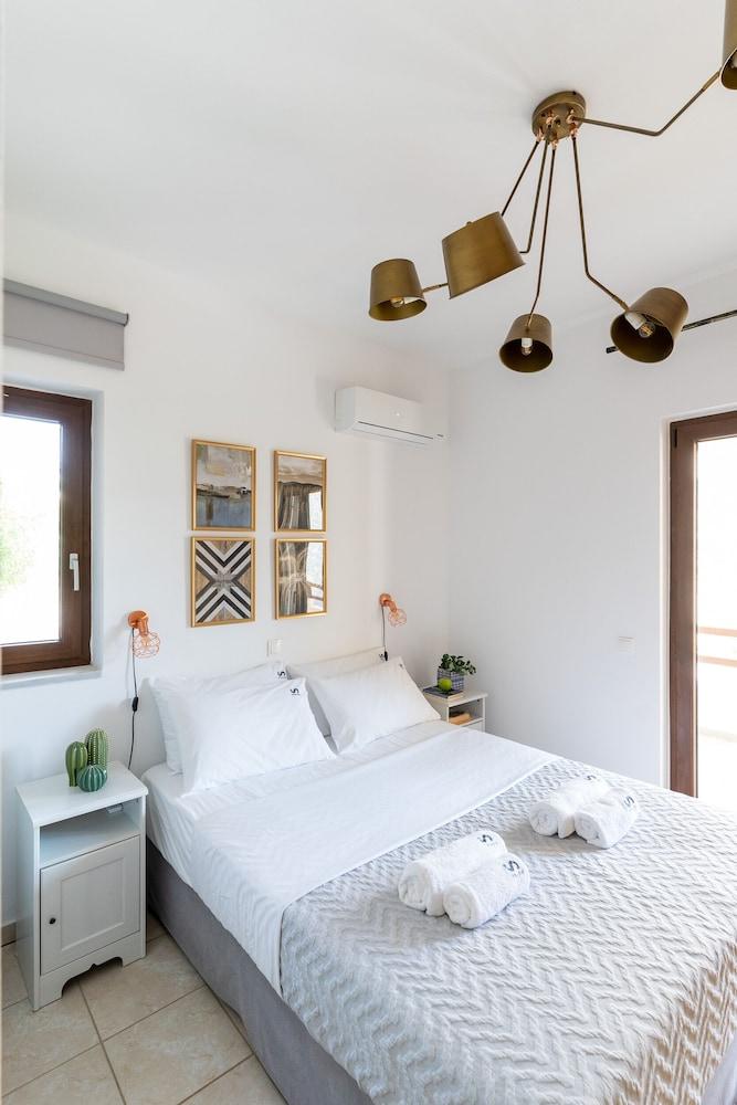 sembo-3788326-ab0caf-956949 Syra Bay