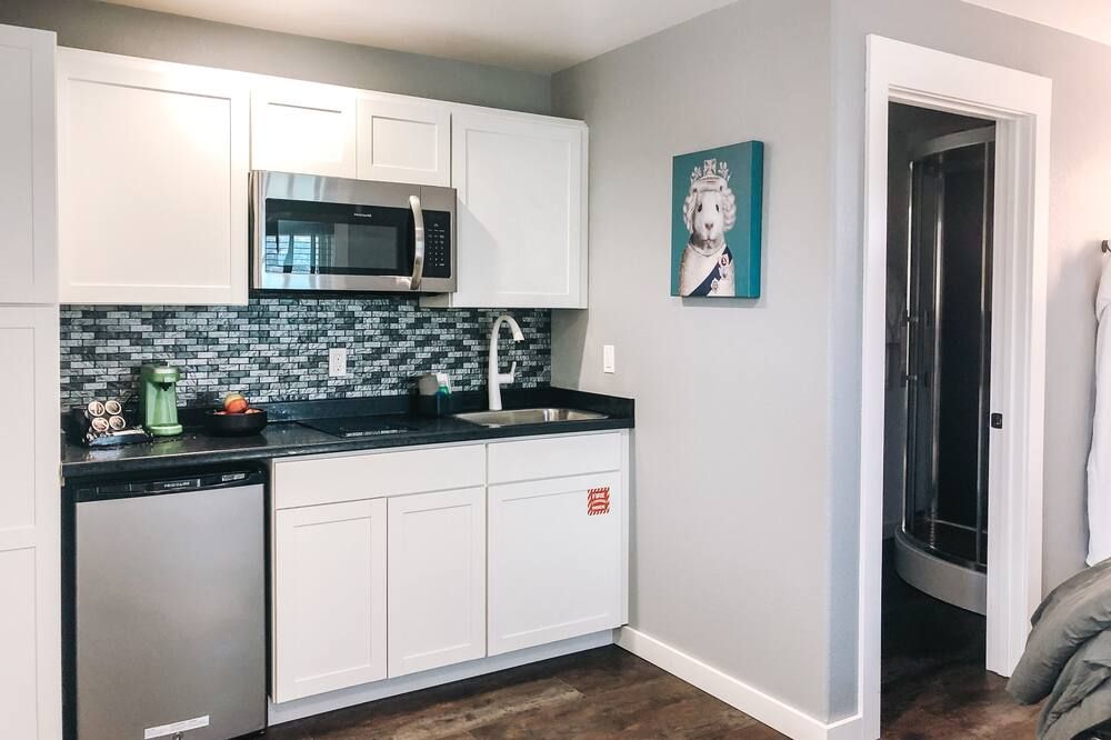 EO Bungalows, Black Hills