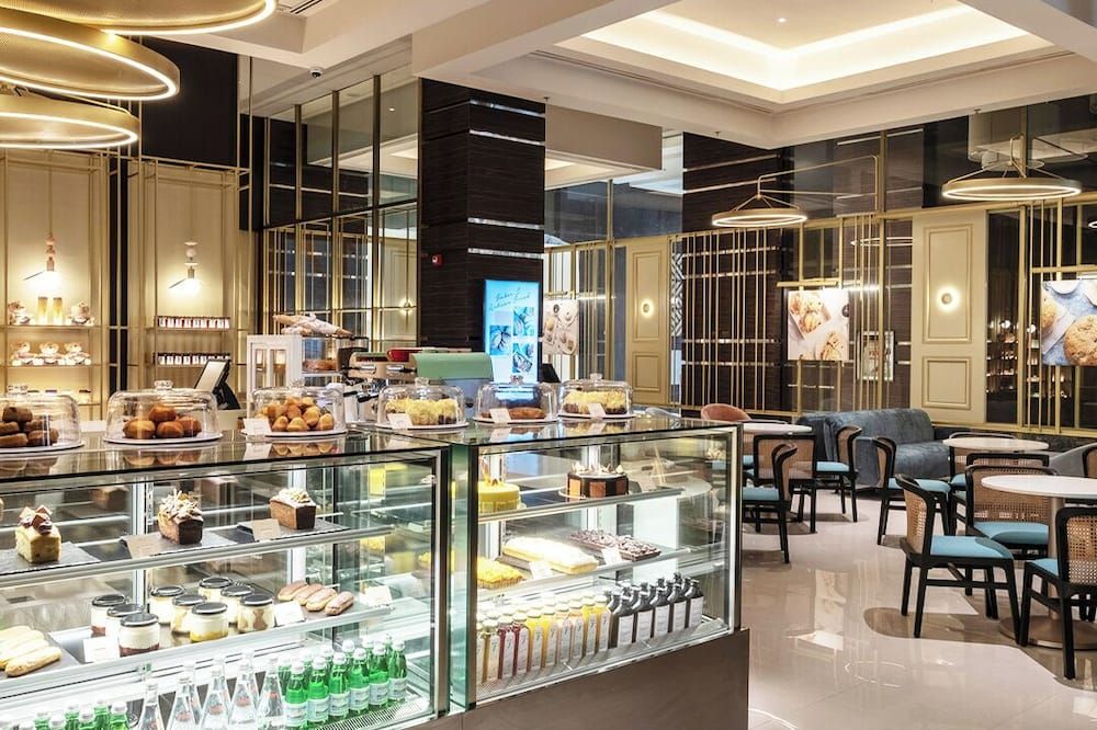 Crimson Hotel Filinvest City, Manila