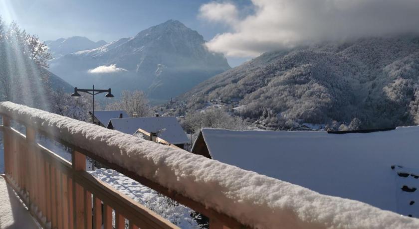 Chalet Coté Cour à 10 min de la Station Rhône-Alpes - Oz-en-Oisans visuel 5/5 Chalet Coté Cour à 10 min de la Station Rhône-Alpes - Oz-en-Oisans visuel 5/5