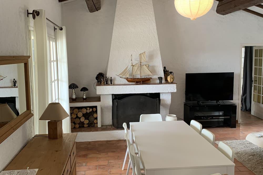 Very Nice Villa 10 minutes from Ste Maxime and 30 minutes from St Tropez Provence-Alpes-Côte d'Azur - Le Muy visuel 2/5 Very Nice Villa 10 minutes from Ste Maxime and 30 minutes from St Tropez Provence-Alpes-Côte d'Azur - Le Muy visuel 2/5