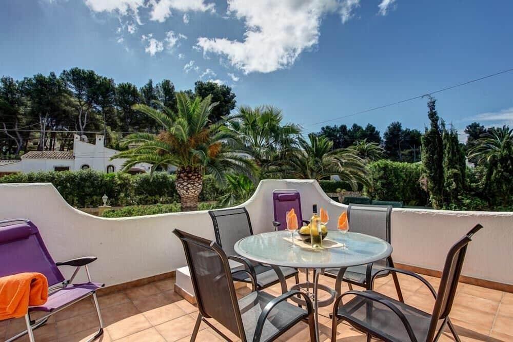 Spacious villa only 2km to the sandy beach in Javea,Air Con, Wifi, heated pool Kust van Valencia - Javea visuel 2/5 Spacious villa only 2km to the sandy beach in Javea,Air Con, Wifi, heated pool Kust van Valencia - Javea visuel 2/5