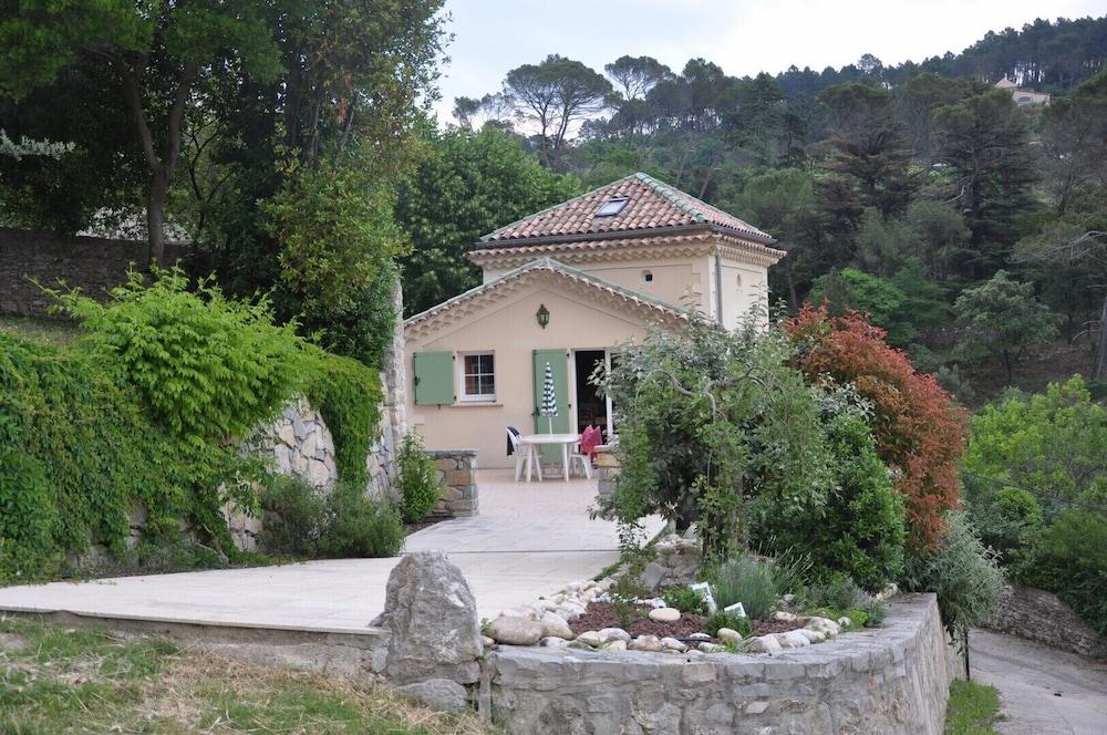 Comfortable Gite with pool close to the city and the countryside Languedoc-Roussillon - Anduze visuel 3/5 Comfortable Gite with pool close to the city and the countryside Languedoc-Roussillon - Anduze visuel 3/5