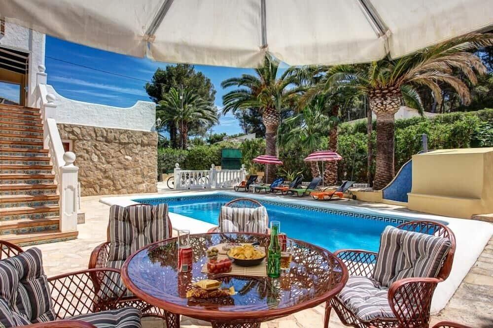 Spacious villa only 2km to the sandy beach in Javea,Air Con, Wifi, heated pool Kust van Valencia - Javea visuel 5/5 Spacious villa only 2km to the sandy beach in Javea,Air Con, Wifi, heated pool Kust van Valencia - Javea visuel 5/5