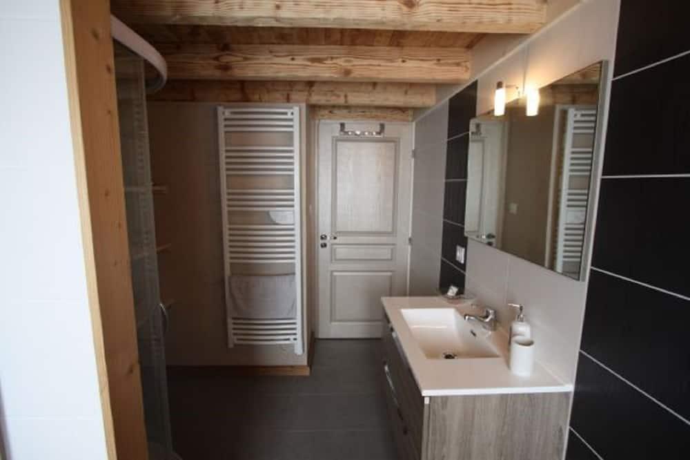 Gîte Du Poirier, Mountain Charm And Modernity A Few Steps From Gérardmer Lotharingen - Le Tholy visuel 1/5 Gîte Du Poirier, Mountain Charm And Modernity A Few Steps From Gérardmer Lotharingen - Le Tholy visuel 1/5