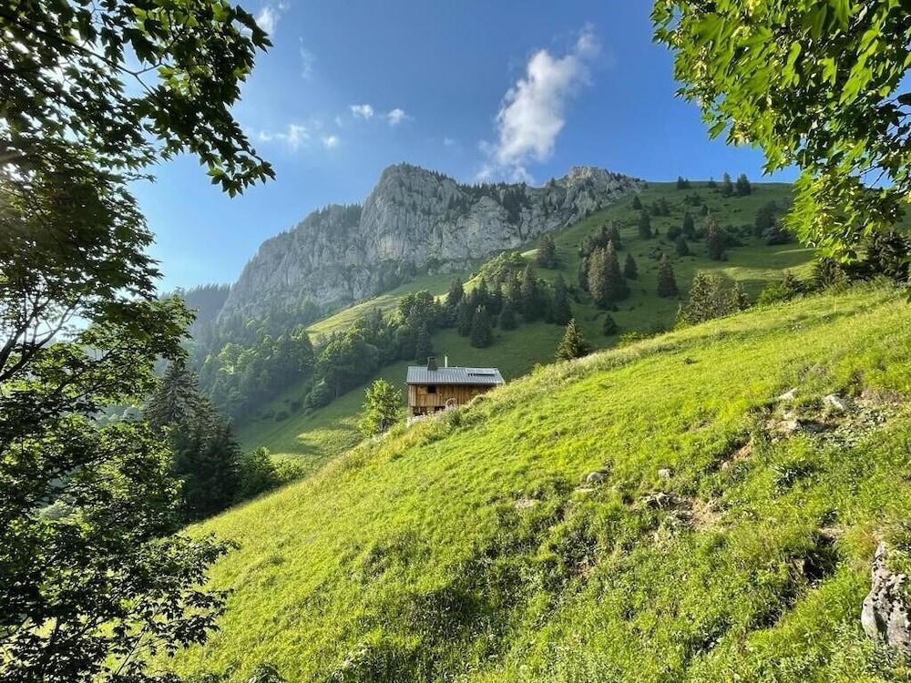 Atypical chalet in alpine pastures Rhône-Alpes - Entremont visuel 1/5 Atypical chalet in alpine pastures Rhône-Alpes - Entremont visuel 1/5