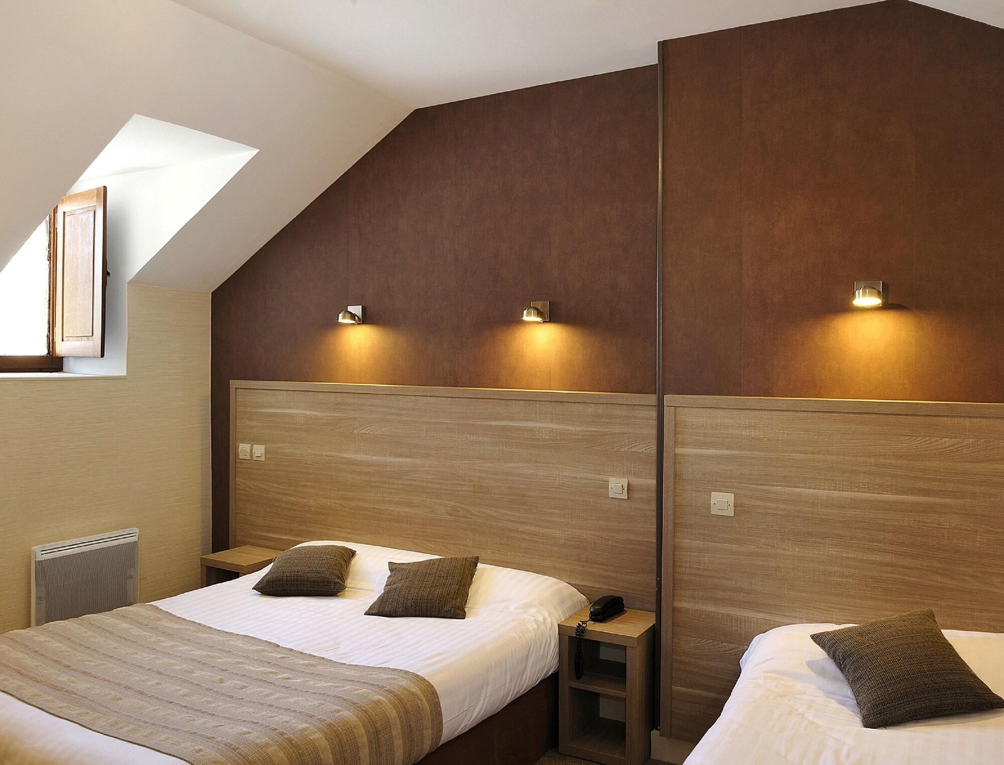 Logis Hôtel Restaurant Le Puits Doré Groot-Centrum - Richelieu visuel 5/10 Logis Hôtel Restaurant Le Puits Doré Groot-Centrum - Richelieu visuel 5/10