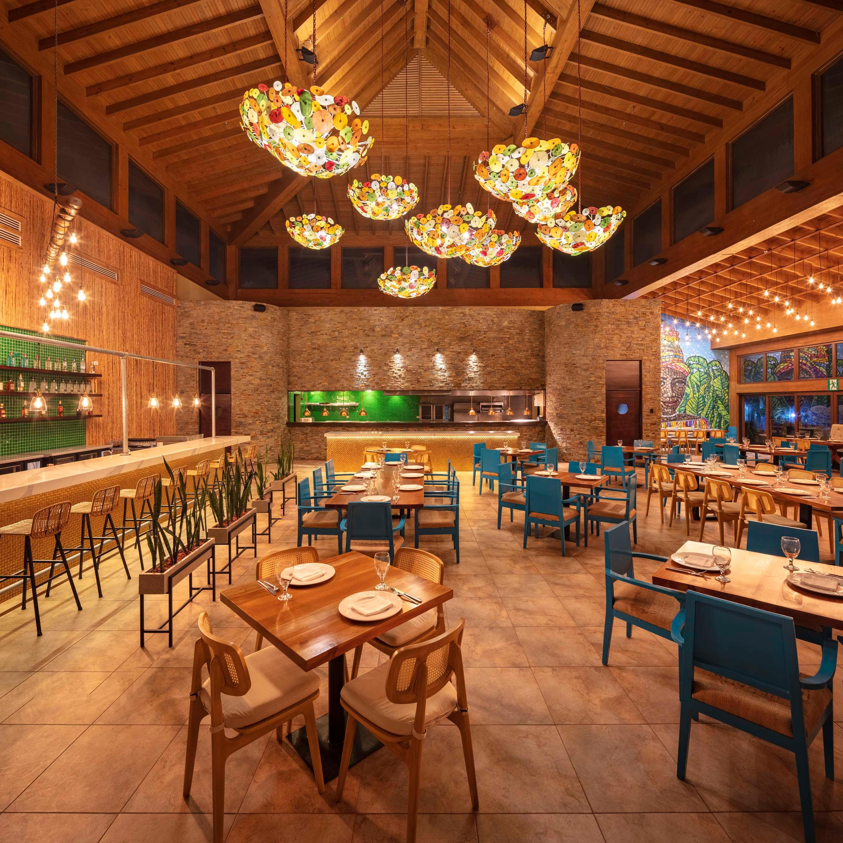 ice-2058707-108234591-692528 Indura Beach & Golf Resort Curio Collection By Hilton