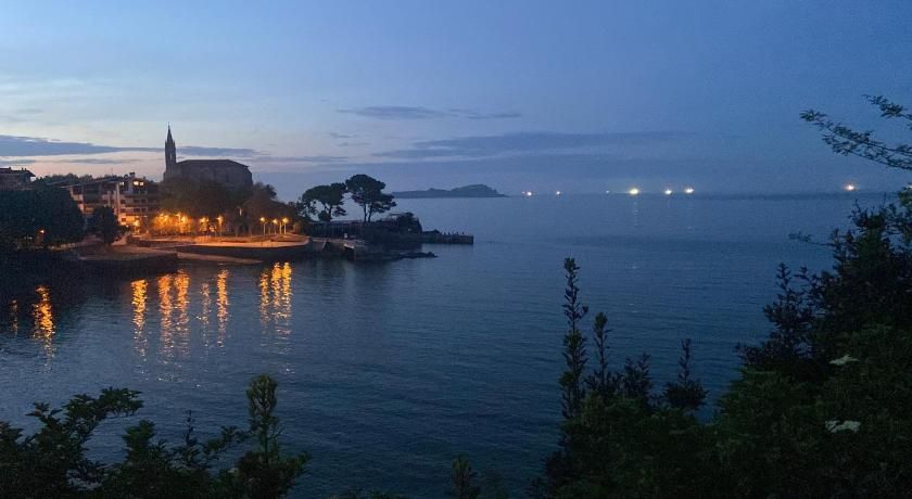 Mundaka Beachfront House Spaans Baskenland  - Mundaka visuel 1/5 Mundaka Beachfront House Spaans Baskenland  - Mundaka visuel 1/5