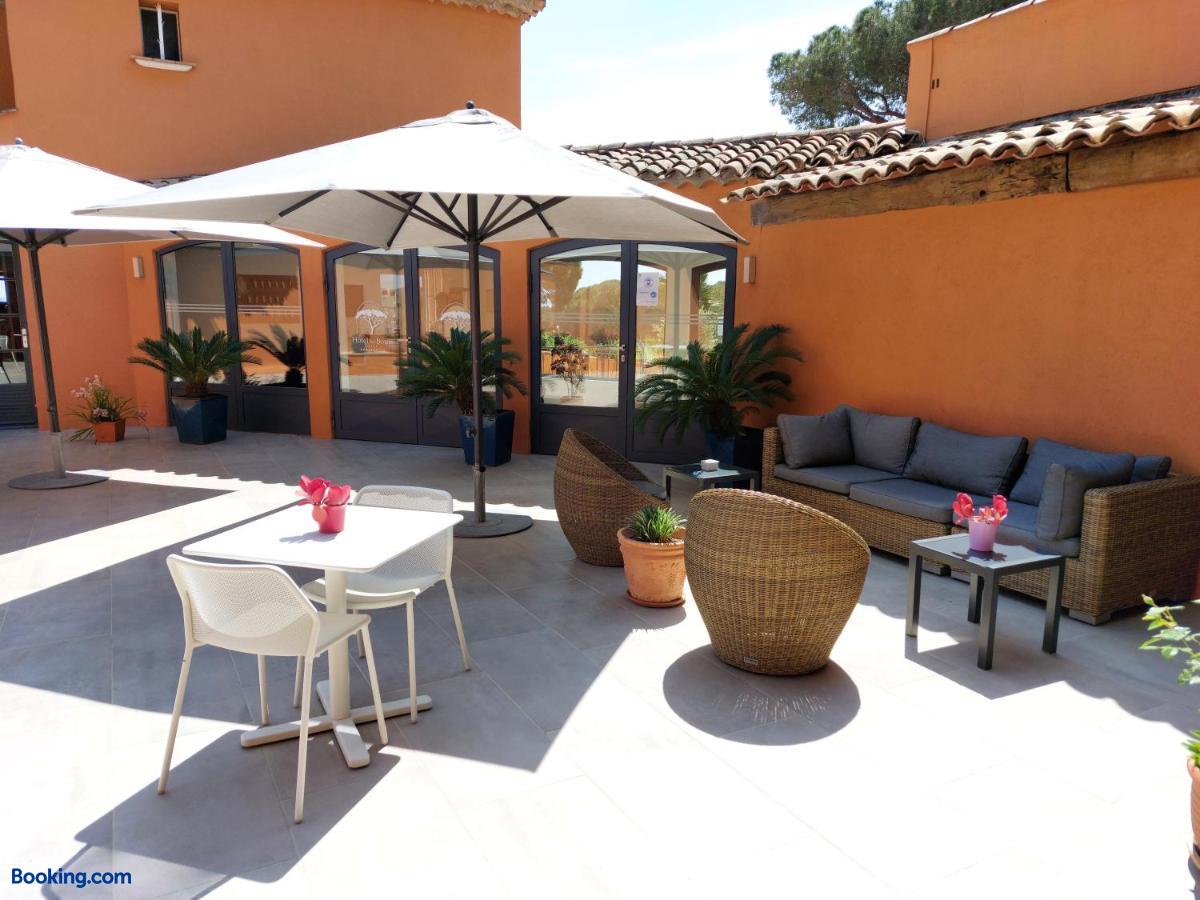 booking-2146285-357072881-054845 Hotel les Bouis