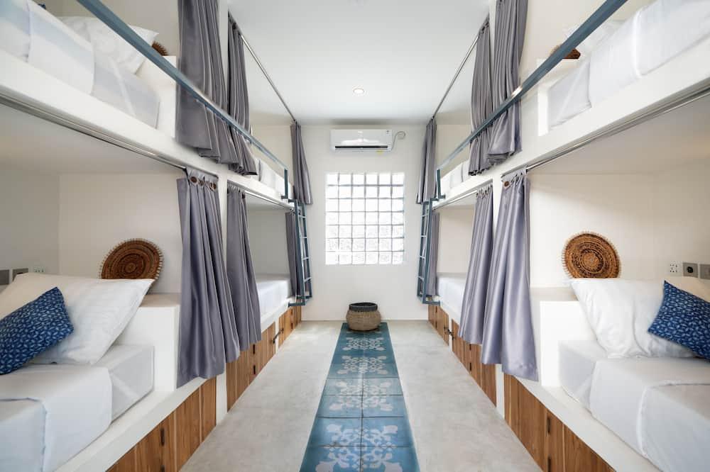 Seaesta Komodo Hostel & Hotel