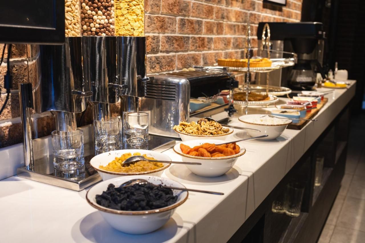 Resident Hotel Kazybek Bi