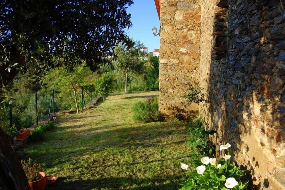 Lakeside stone cottage in peaceful Ribatejan countryside. Centrum - Tomar visuel 2/5 Lakeside stone cottage in peaceful Ribatejan countryside. Centrum - Tomar visuel 2/5