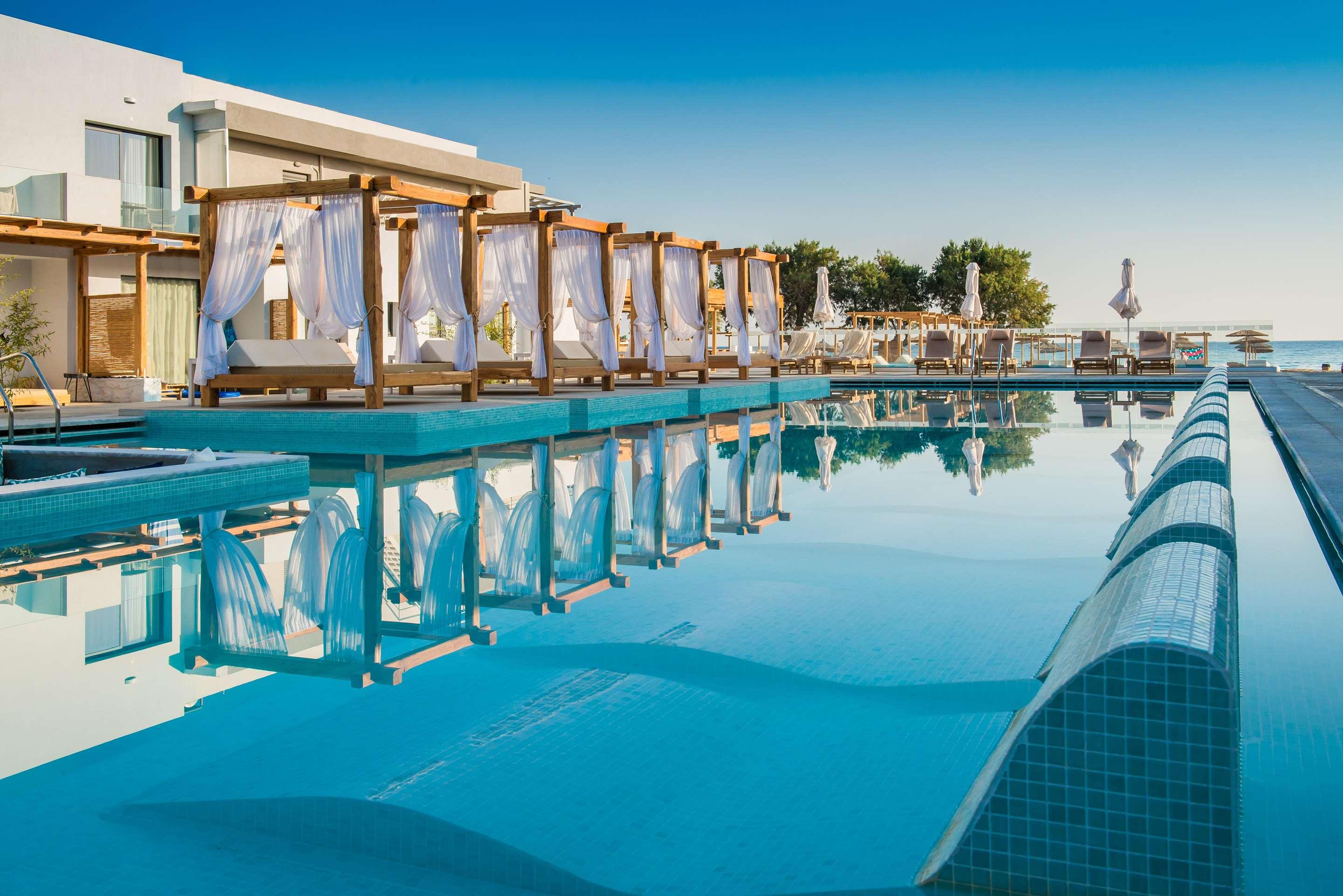 ice-4288209-76f473-527675 Paralos Lifestyle Beach