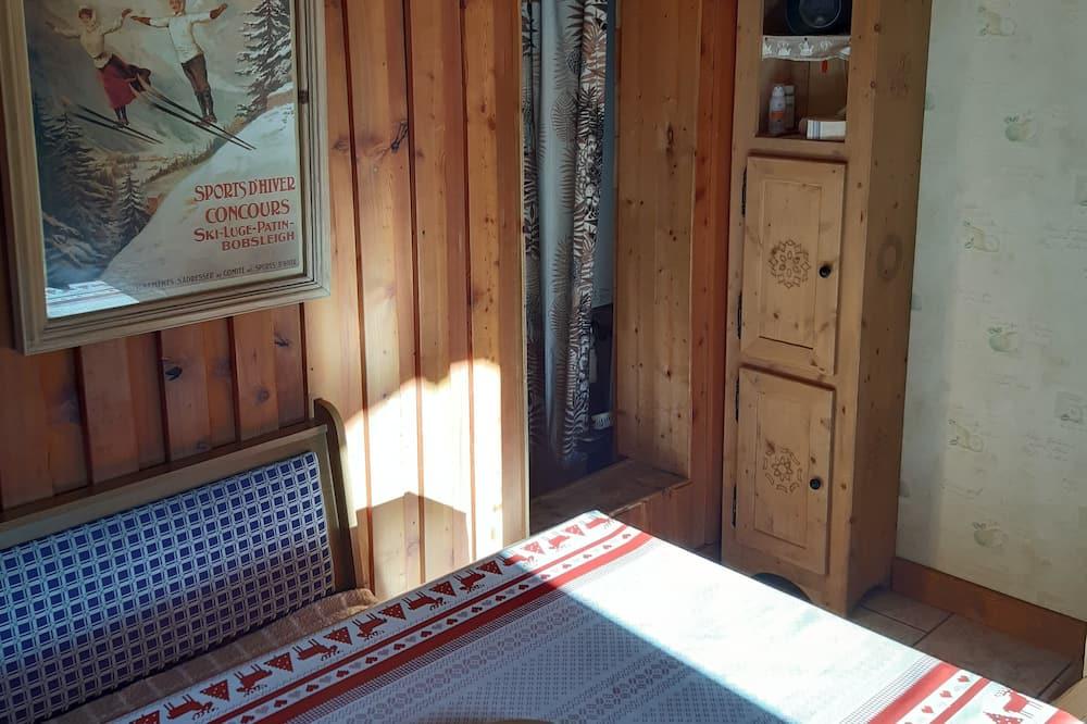 Typical old wooden chalet Chamonix Valley Rhône-Alpes - Chamonix-Mont-Blanc visuel 3/5 Typical old wooden chalet Chamonix Valley Rhône-Alpes - Chamonix-Mont-Blanc visuel 3/5