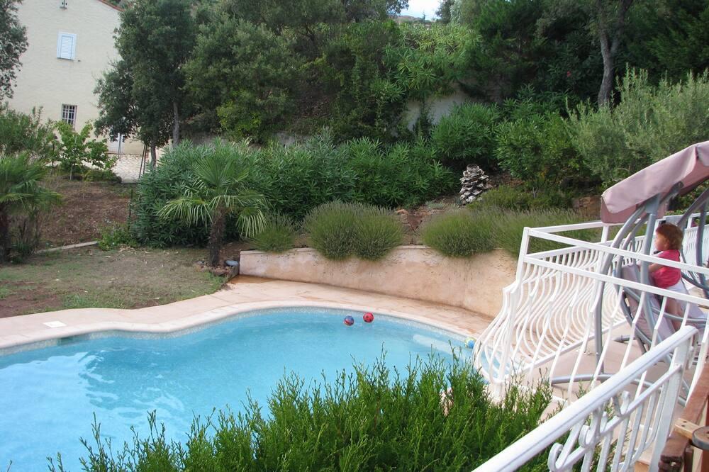 Villa in a quite place whit pool and many flower Provence-Alpes-Côte d'Azur - Saint-Raphaël visuel 4/5 Villa in a quite place whit pool and many flower Provence-Alpes-Côte d'Azur - Saint-Raphaël visuel 4/5
