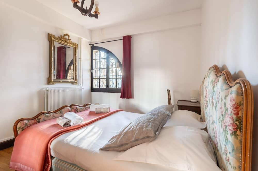 Charming 50's villa with large garden, breathtaking lake view Auvergne - Aydat visuel 1/5 Charming 50's villa with large garden, breathtaking lake view Auvergne - Aydat visuel 1/5