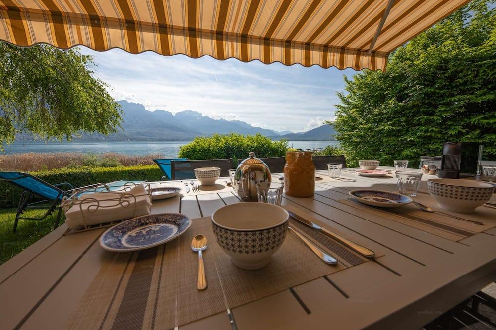 Savoielac Lac d'Annecy - Sévrier - Bord de lac : Villa Poisson Rouge - Rhône-Alpes - Cessens visuel 4/5 Savoielac Lac d'Annecy - Sévrier - Bord de lac : Villa Poisson Rouge - Rhône-Alpes - Cessens visuel 4/5