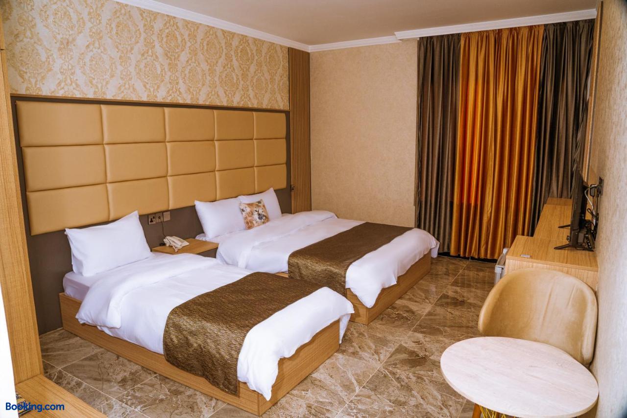 booking-1071267710-542362274-267781 Sarok Hotel