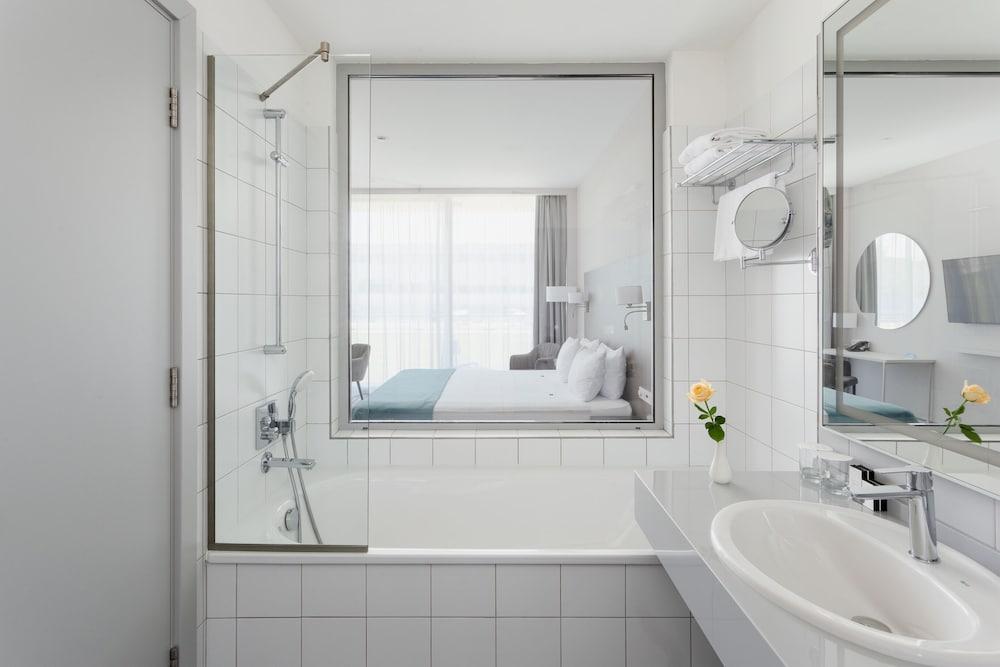 sembo-2066716-b22b03-096768 Sport Inn Hotel