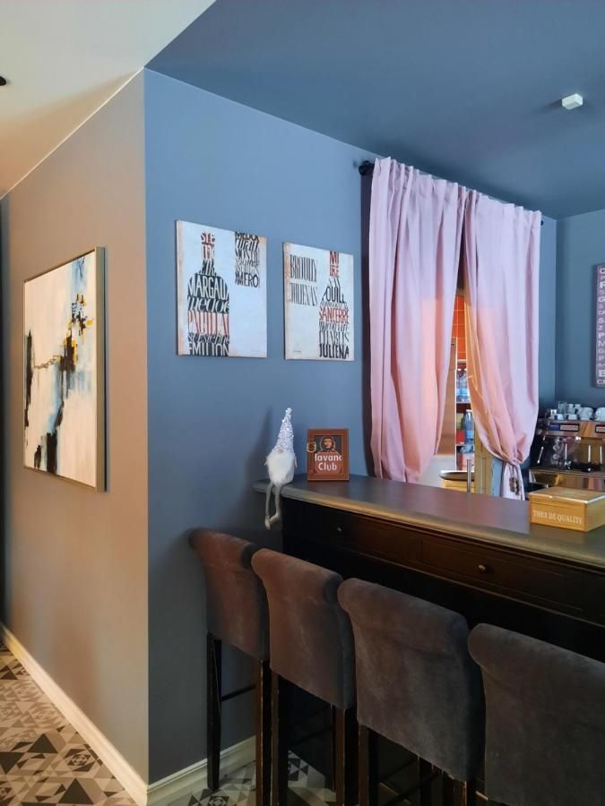 Lake & Library boutique Hotel