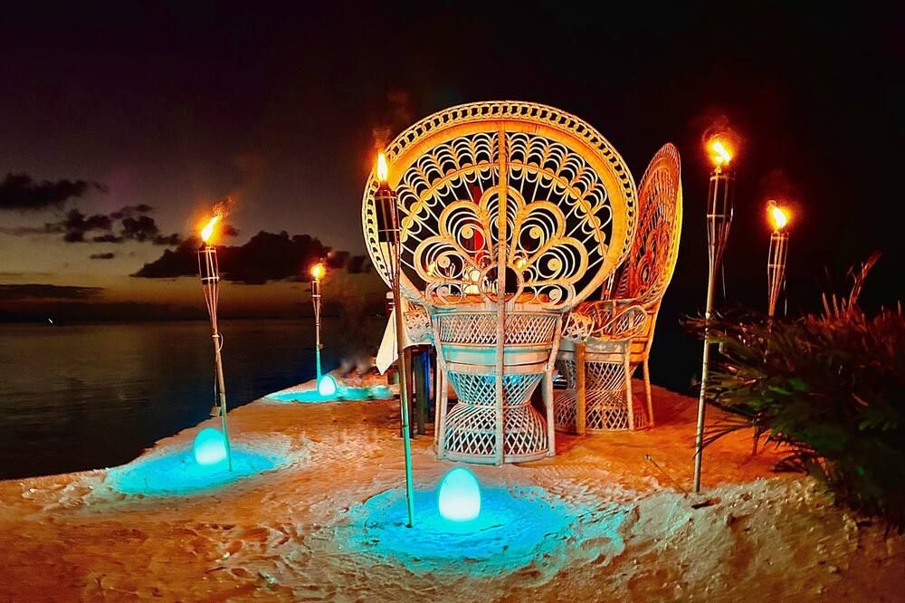 EDEN Private Island TAHAA