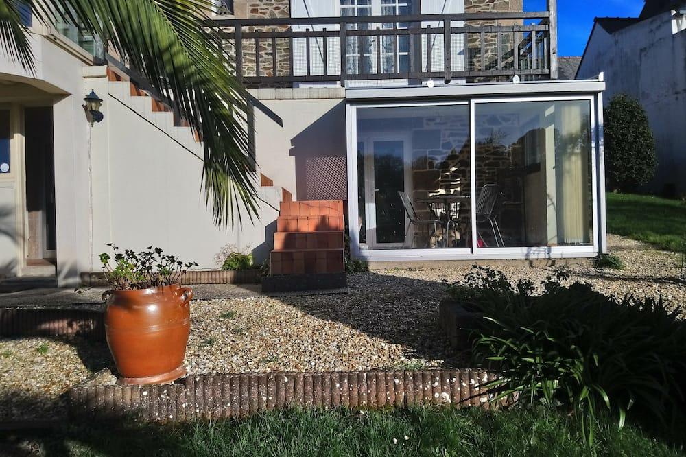 500 m from the sea 75m2 apartment on the ground floor in a villa with a garden Bretagne - Saint-Quay-Portrieux visuel 4/10 500 m from the sea 75m2 apartment on the ground floor in a villa with a garden Bretagne - Saint-Quay-Portrieux visuel 4/10
