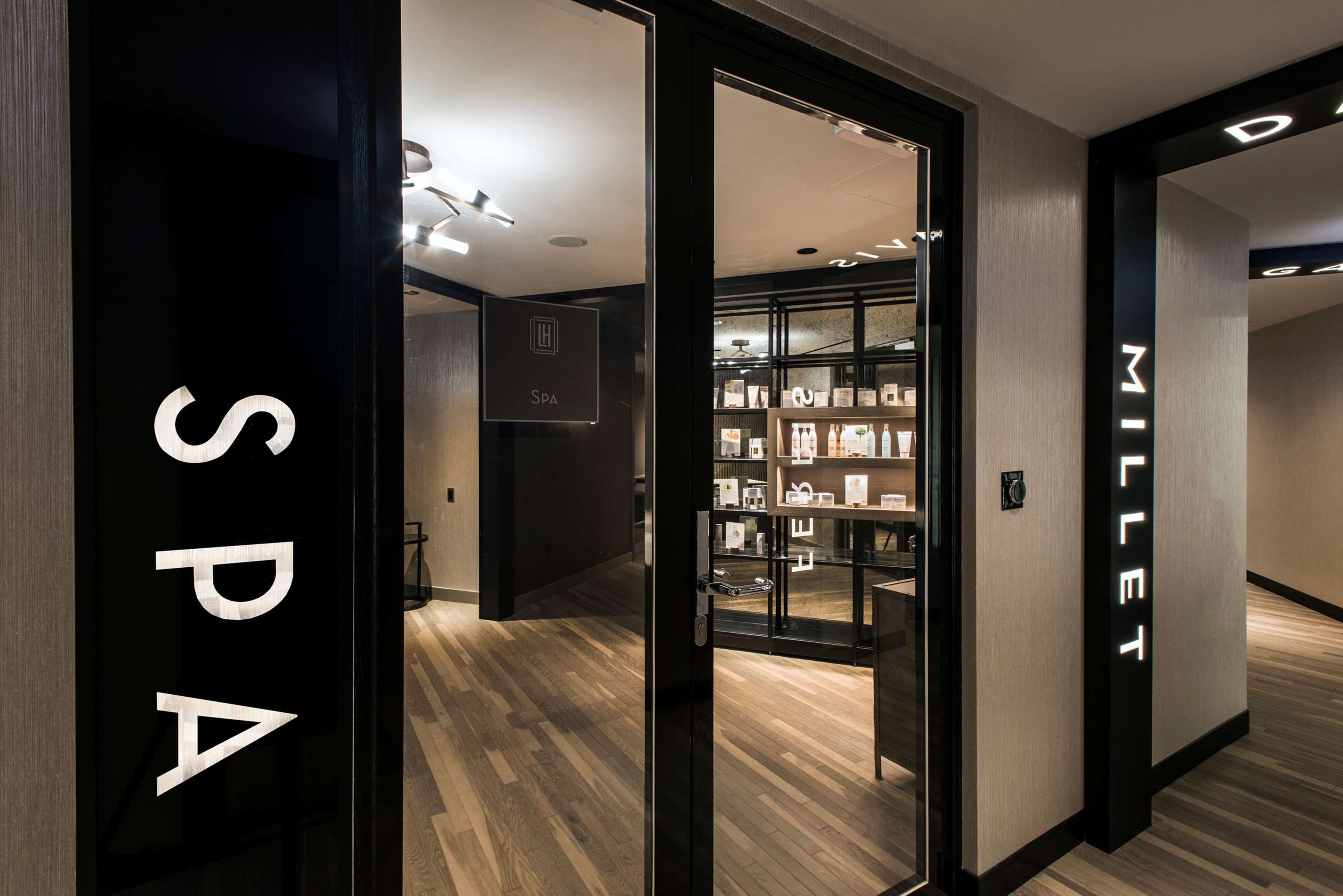 LondonHouse Chicago, Curio Collection by Hilton