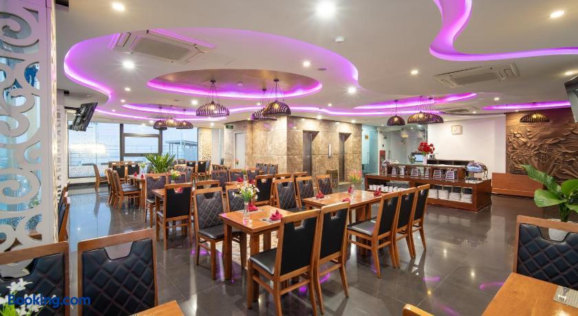 booking-1070875012-528083328-519279 Golden Sun Apartment by New Sky Travel