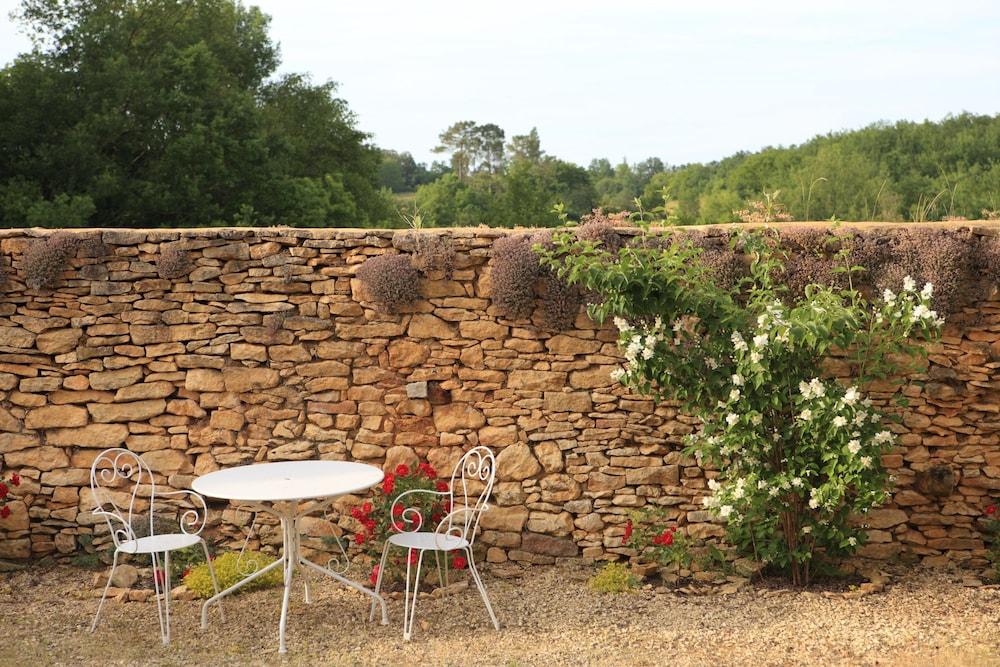 Cottage For 2 Or 4 P Refurbished In An Old Fortified Farm From The 17th Century Aquitaine - Saint-Amand-de-Coly visuel 1/5 Cottage For 2 Or 4 P Refurbished In An Old Fortified Farm From The 17th Century Aquitaine - Saint-Amand-de-Coly visuel 1/5