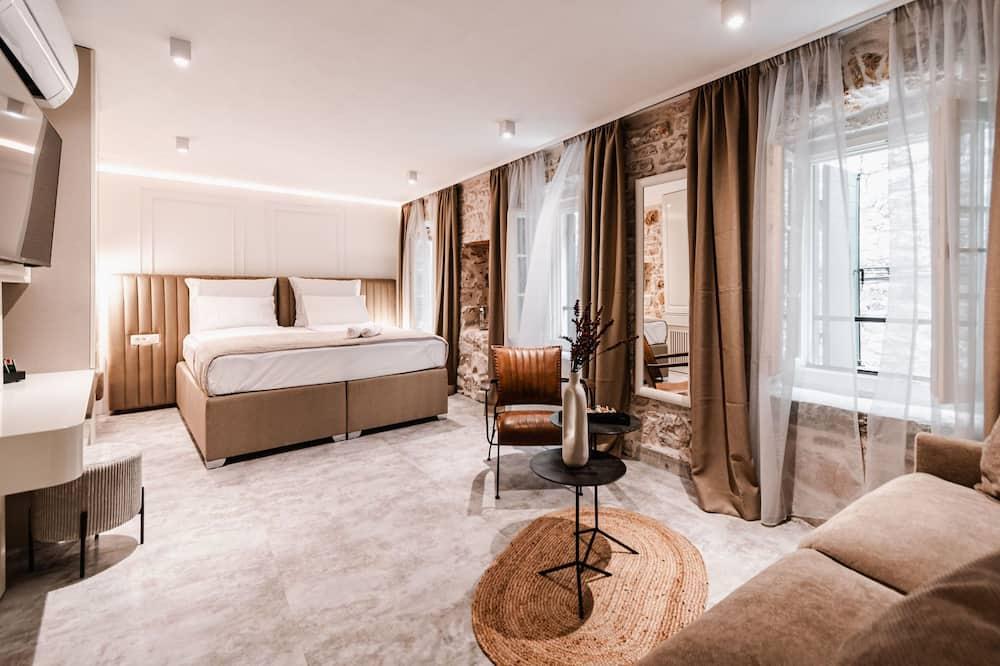 expediav2-9022203-38cca2-177689 Sibenik Palace