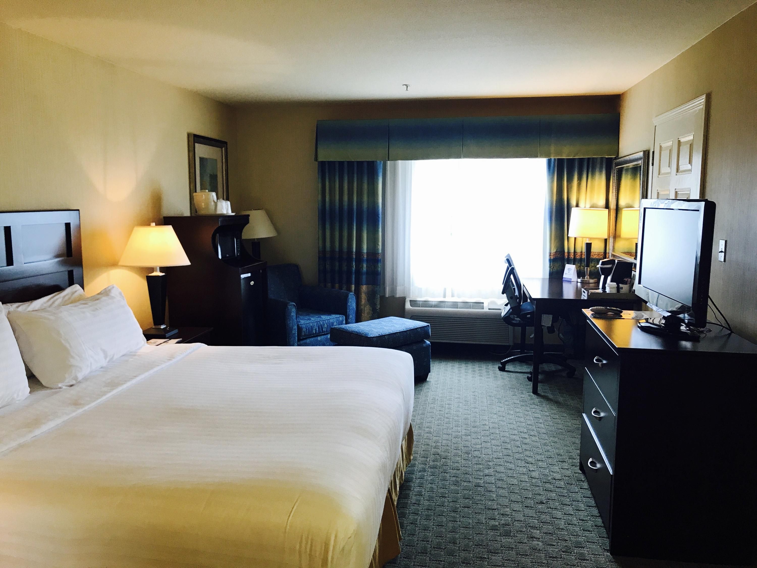 Holiday Inn Express Fort Bragg $163 ($̶2̶3̶3̶). Fort Bragg Hotel Deals Holiday Inn Express Fort Bragg $163 ($̶2̶3̶3̶). Fort Bragg Hotel Deals