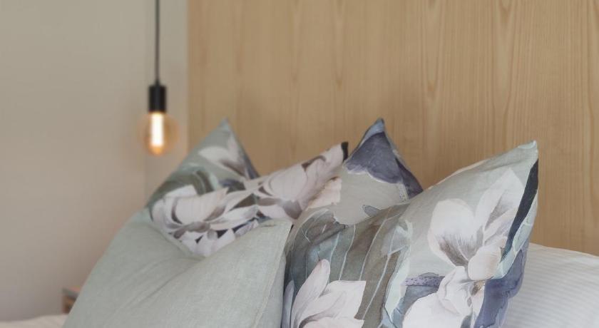 Tussock Hill Vineyard Retreats