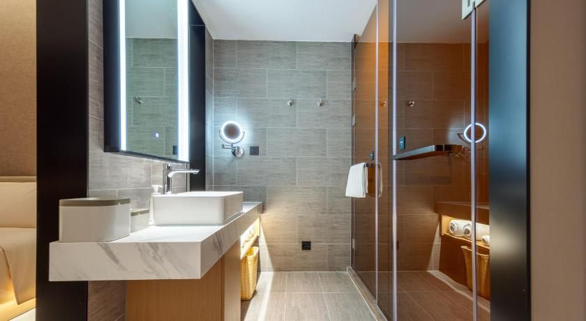 Atour Hotel Meizhou West Railway Station R&F Center